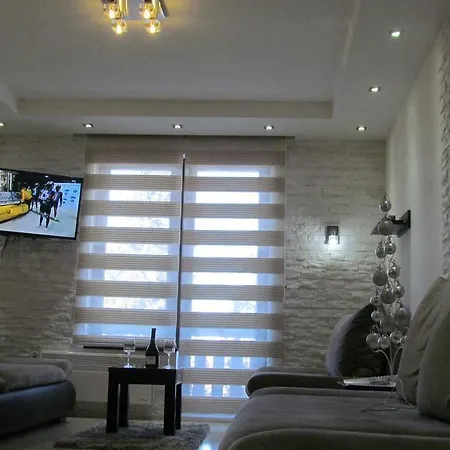 Vanja I Vrh Apartment *